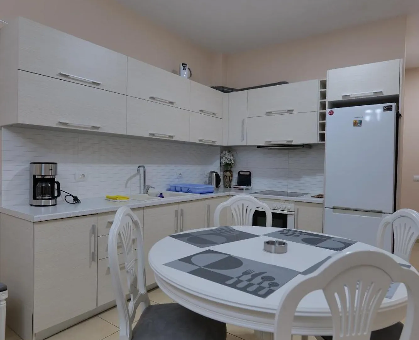 Noel Sea View Apartments ساراندا