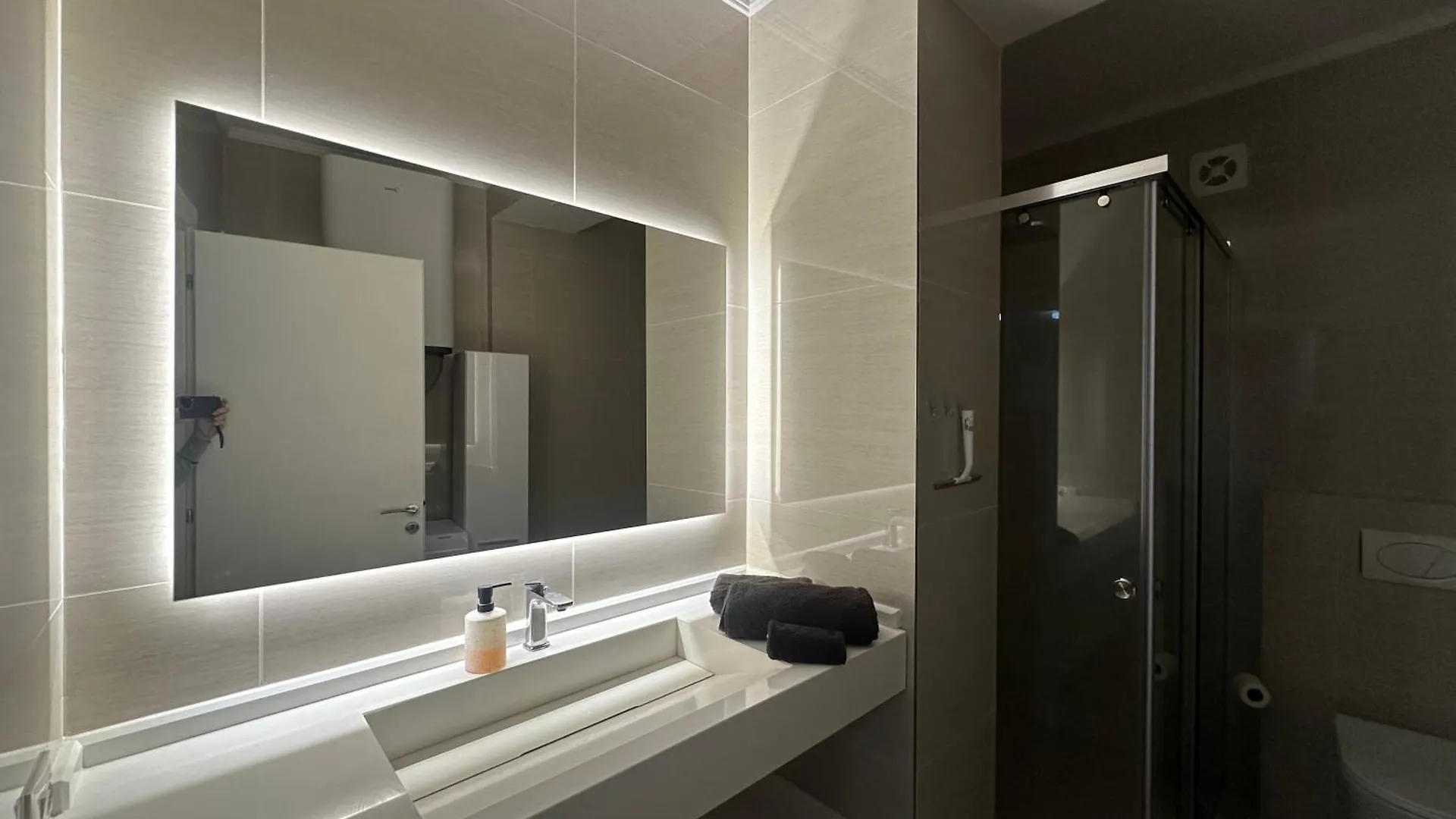 Noel Sea View Apartments ساراندا