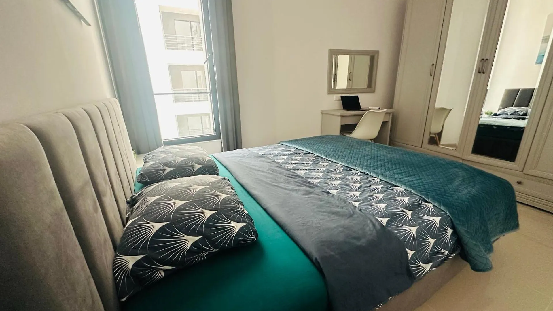 Noel Sea View Apartments ساراندا